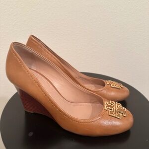 Tory Burch 85MM Tan Wedges